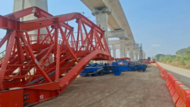 คดีเครนถล่มรถไฟสีคิ้ว: 1 เดือนผ่านไป ตำรวจสอบพยาน 190 ปาก ยังไม่แจ้งข้อหาใคร