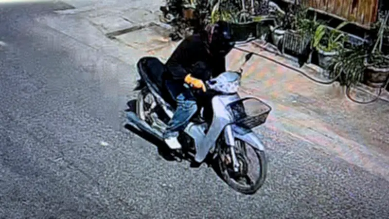 ตำรวจขอนแก่นตั้งรางวัลนำจับ 1 แสนบาท ล่าตัวโจรชิงทอง 26 บาท มูลค่าเกือบ 2 ล้าน