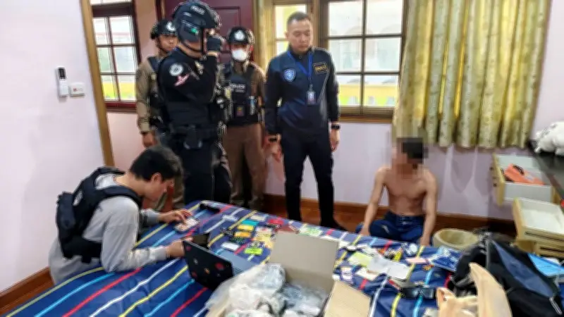 ศาลรังสแกม อายัดทรัพย์ 20 ล้าน 'บอสจีน' หลบหนี รวบสมุน 3 คน ตุ๋นอดีตข้าราชการ