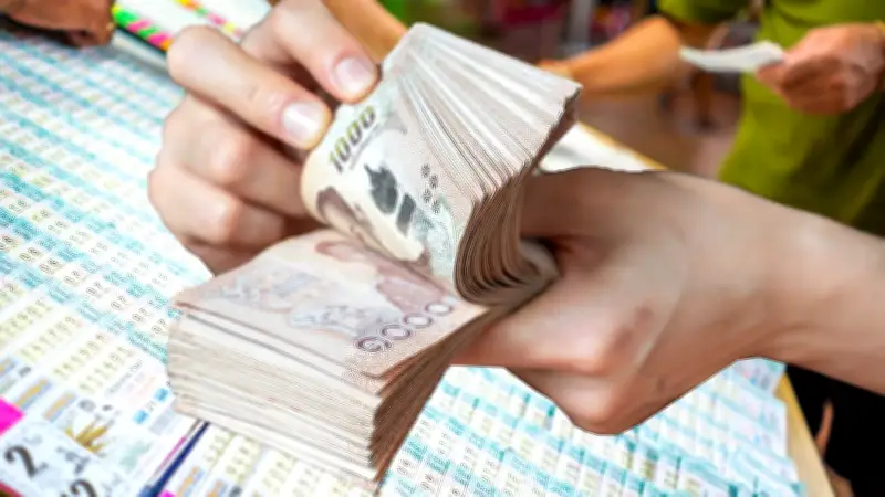 ดวงโชคลาภเปิดฉาก! 3 ราศีรับทรัพย์หลังดาวเสาร์ย้าย 13 ก.พ. 69