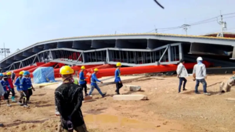 ตึกโดมยักษ์ถล่มระทึกบางพลี คนงานหนีตายเจ็บ 3 กฟน.งบก่อสร้างพันล้าน