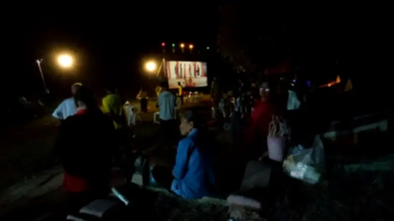 สุสานพิจิตรจัดฉายหนังกลางแปลง 4 เรื่อง เสิร์ฟบรรพบุรุษ 330 หลุม ต้อนรับตรุษจีนปีที่ 61