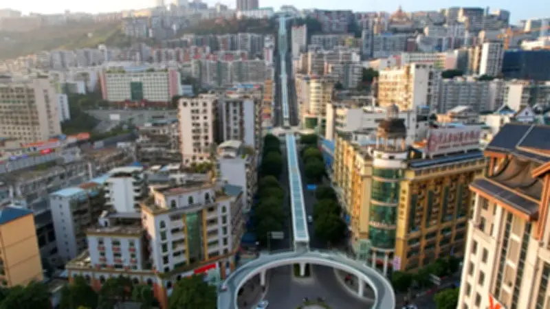 จีนเปิดตัว 'บันไดเลื่อนยักษ์' ยาว 905 เมตร ที่ฉงชิ่ง ย่นเวลาเดินทางเหลือ 20 นาที