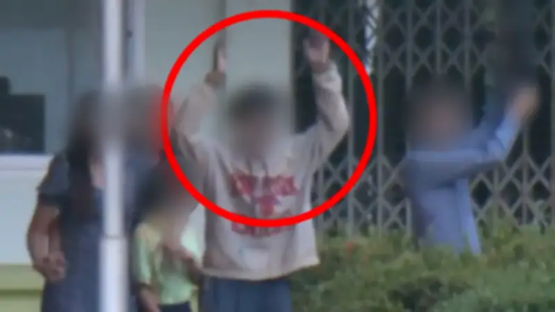 คนร้ายวัยรุ่นบุกโรงเรียนสงขลายิง ผอ.-นักเรียน บาดเจ็บ ก่อนมอบตัว