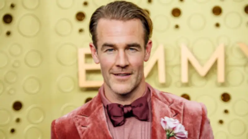 เจมส์ แวน เดอร์ บีก พระเอก Dawson's Creek เสียชีวิตในวัย 48 ปี หลังสู้มะเร็งลำไส้ใหญ่