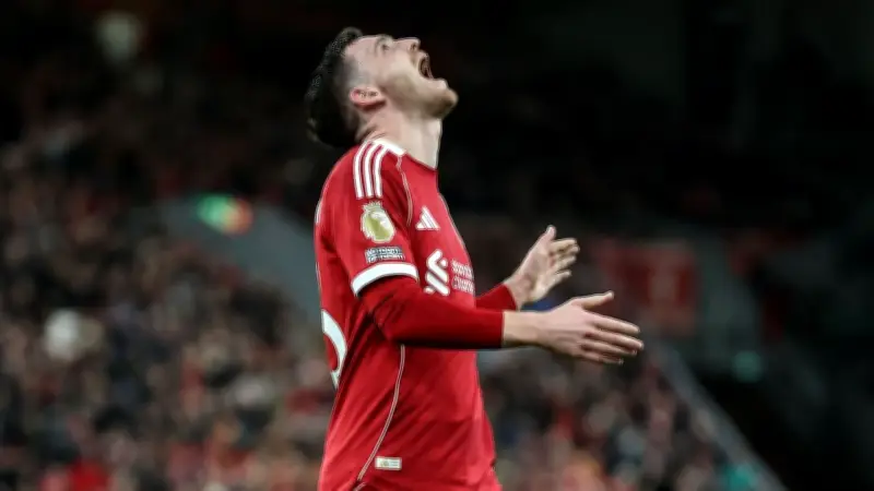 แมนฯ ยูไนเต็ด เปิดบ้านพ่ายแมนฯ ซิตี้ 1-3 โดนไล่ล่าทะลุ 6 นัดไร้ชนะ