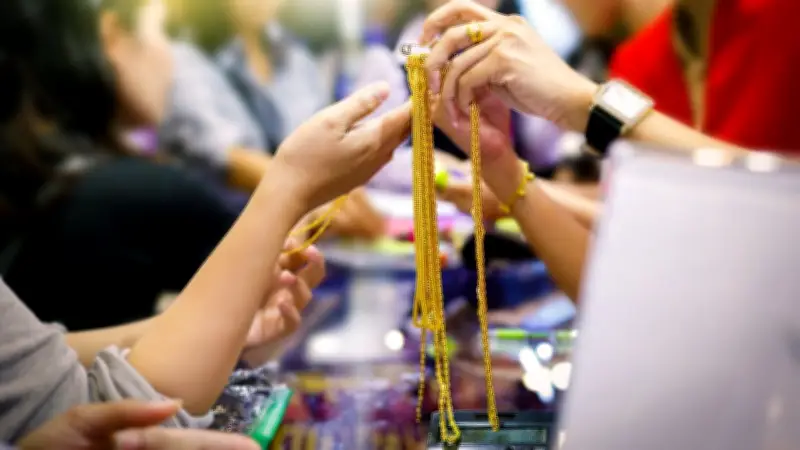 ราคาทองวันนี้ 13 มี.ค. 69 ปรับลด 100 บาท ทองรูปพรรณขายออกบาทละ 78,800