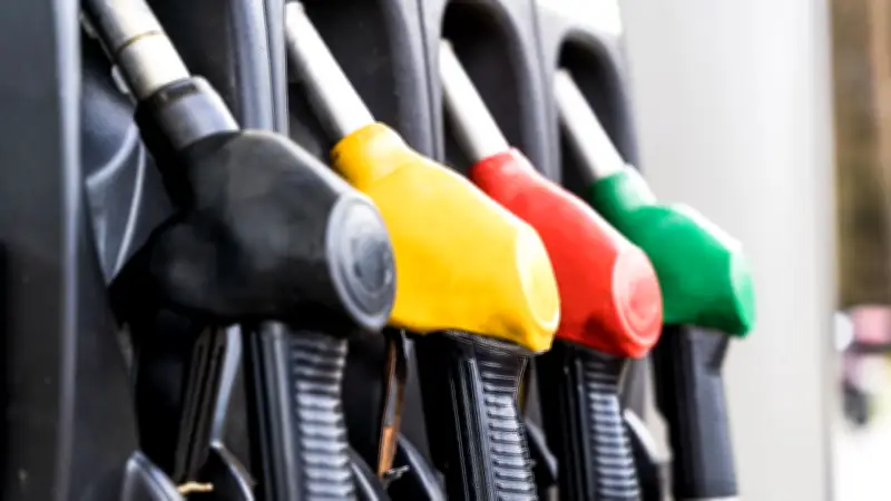 น้ำมันพรุ่งนี้พุ่ง! เบนซิน-แก๊สโซฮอล์ขึ้น 2 บาท ดีเซลขึ้น 1.80 บาท