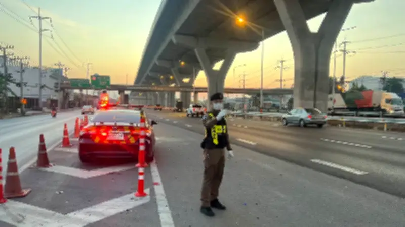 กรมทางหลวงคืนผิวจราจรพระราม 2 M82 ช่วงกลางวัน 100% หลังเหตุเครนถล่ม