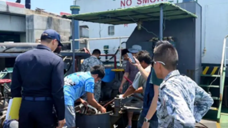กรมสรรพสามิตจับกุมเรือลักลอบขนน้ำมันดีเซลเถื่อน 2.5 แสนลิตร มูลค่าปรับภาษีกว่า 5.7 ล้านบาท
