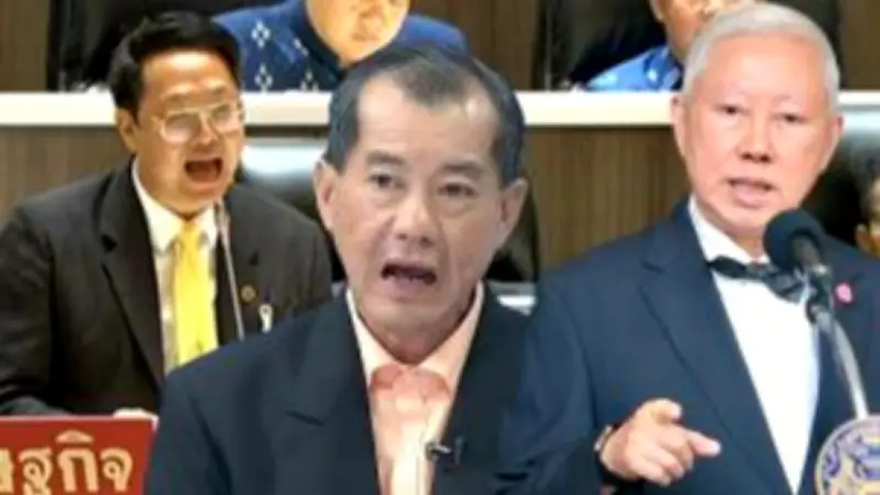 ส.ส.พรรคเพื่อไทยลาออก 3 คน หลังถูกศาลรัฐธรรมนูญตัดสิทธิ์ทางการเมือง 10 ปี