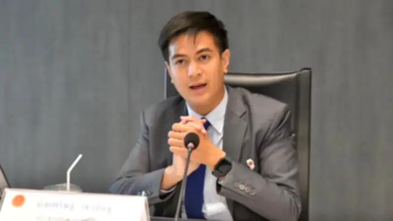 พริษฐ์ ตั้ง 3 คำถามชัดเจน หลัง กกต. มีมติ 229 สว. ไม่มีมูลความผิดคดีฮั้ว