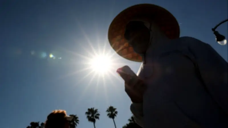 สหรัฐฯเผชิญคลื่นความร้อนรุนแรงปลายฤดูหนาว ทุบสถิติอุณหภูมิ 43.3 องศาเซลเซียส