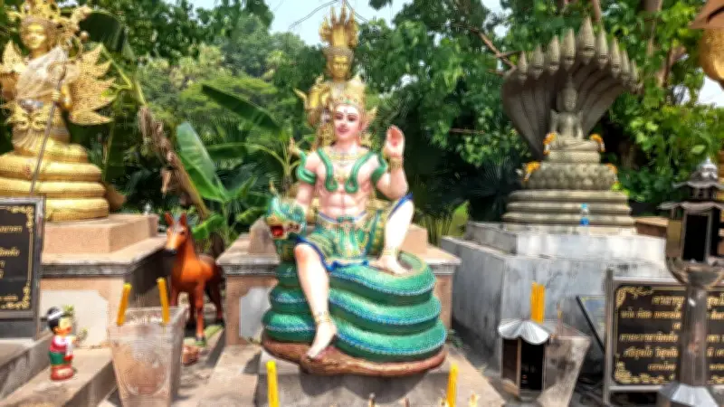 คอหวยแห่ส่องขันน้ำมนต์เกาะคำชะโนด ฮือฮาเลขเด็ดตรงธูปมงคล 860-068