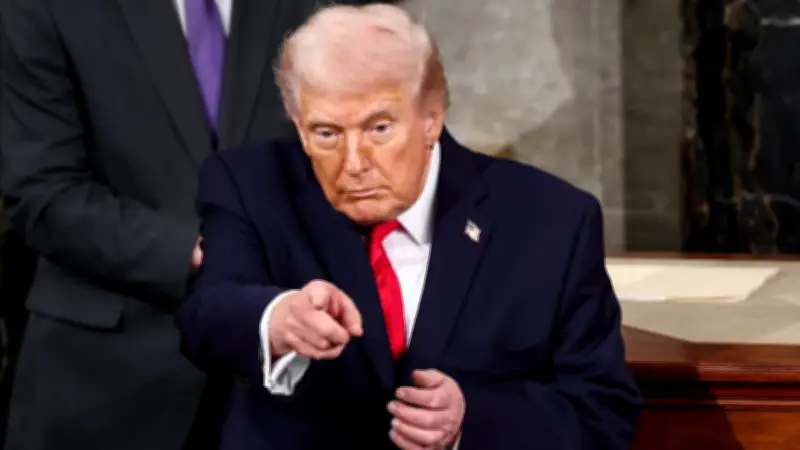 ทรัมป์เย้ยอิหร่าน 'สายเกินไปแล้ว' หลังอิหร่านขอเจรจา ขณะสหรัฐฯ โจมตีต่อเนื่อง