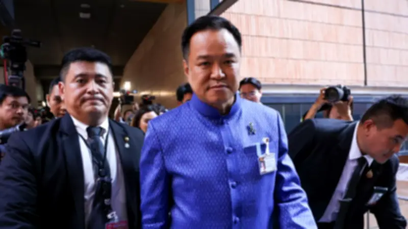 นายกฯ ยันไม่มีไอ้โม่งกักตุนน้ำมัน ชี้ประชาชนกังวลจึงกักตุนเอง