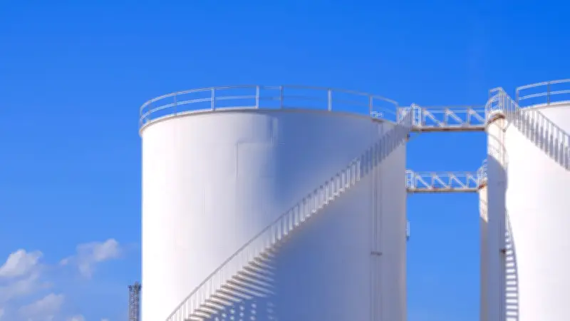 DSI ตรวจพบคอกรับซื้อน้ำมันเถื่อน 3 แห่งในสระบุรี จัดเก็บน้ำมันดีเซล-เบนซินรวมกว่า 29,000 ลิตร