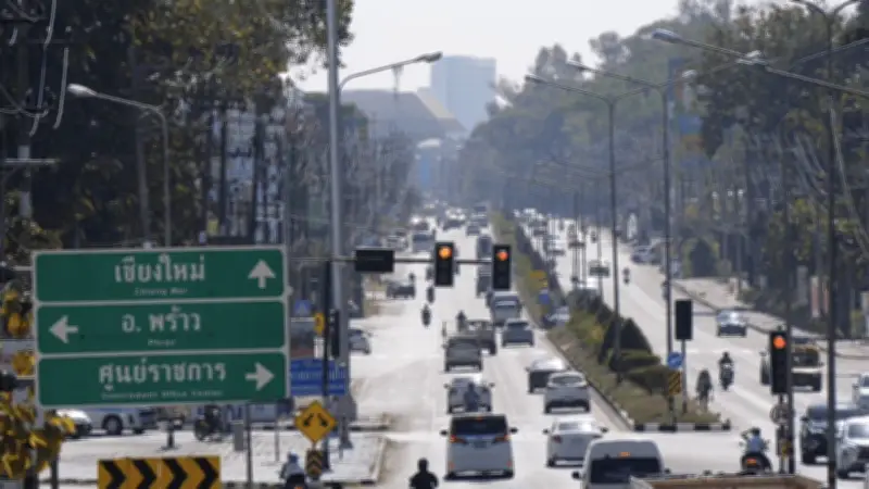 เชียงใหม่เผชิญวิกฤตฝุ่น PM 2.5 พุ่งสูง พบจุดความร้อนไฟป่า 24 จุด เร่งส่งเฮลิคอปเตอร์ดับไฟ