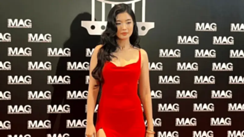 ก้อย อรัชพร เปล่งประกายในเดรสแดงแซ่บ งาน The Guitar Mag Awards 2026