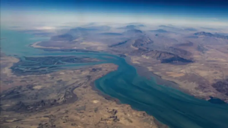 เรือลากจูง UAE ระเบิดในช่องแคบฮอร์มุซ สูญหาย 3 ชีวิต ถูกโจมตีด้วยขีปนาวุธ