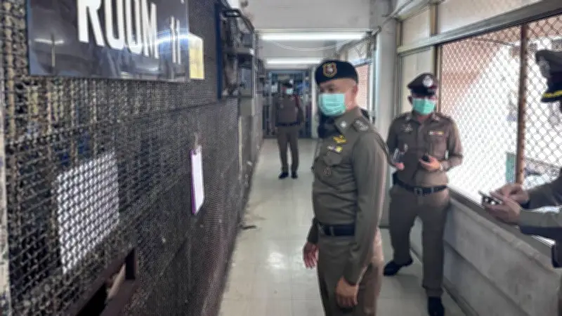 รองจเรตำรวจฯ ตรวจห้องกัก ตม.สวนพลู ยันไม่พบห้อง VIP กำชับเข้มป้องกันทุจริต