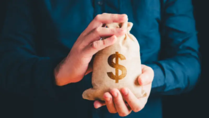 ไขข้อข้องใจ เงินเฟ้อ vs เงินฝืด ในภาวะสงคราม คนไทยควรถือเงินสดหรือสินทรัพย์อื่น