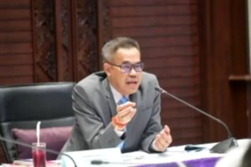 พรรคก้าวไกลเตรียมยื่นแก้ไขรัฐธรรมนูญ มาตรา 112 หลังสภาผู้แทนราษฎรเปิดสมัยประชุม