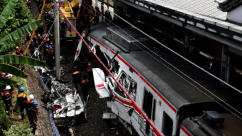 ดับ 15 ศพ รถไฟชนกันในอินโดนีเซีย ปธน. สั่งสอบสวนด่วน