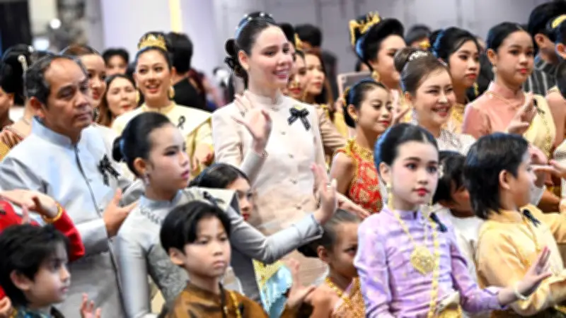 วธ. ปลุกกระแส 'ภูมิใจแต่งไทยทั้งแผ่นดิน' ชวนคนไทยรำ 15 วิ สร้างกระแสโลกก่อน UNESCO เคาะมรดกโลก