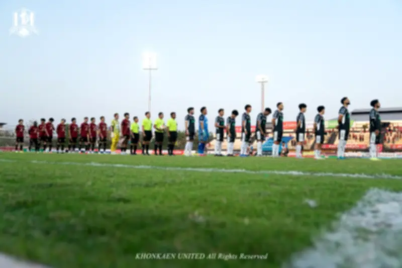 ทีมชาติไทยเปิดบ้านชนะสิงคโปร์ 3-1 ศึกฟุตบอลเอเชียนคัพ