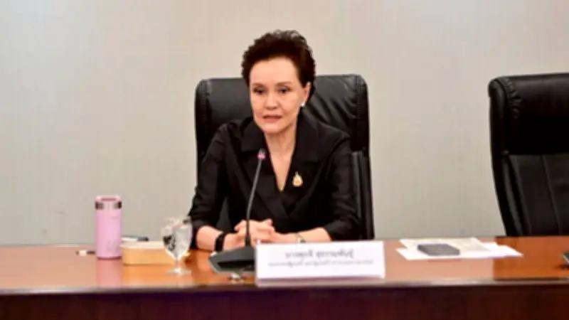 3 รมช.มหาดไทยร่วมศุภจี ลุยเปิดรับรถพุ่มพวงเพิ่ม 3,800 คัน ลดค่าครองชีพ