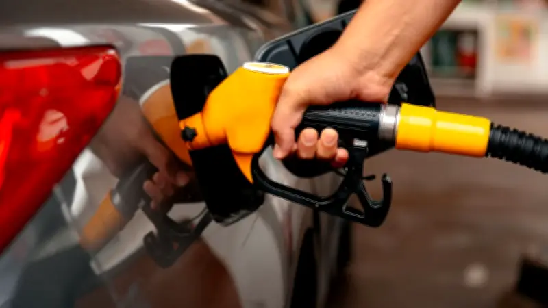 น้ำมันดีเซลปรับขึ้น 3.50 บาท หลัง กบน. ลดเงินชดเชย ราคาใหม่ 47.74 บาท/ลิตร