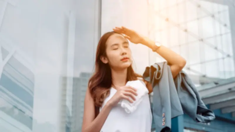 แพทย์เตือนภัยฮีทสโตรก อุณหภูมิพุ่ง 42 องศา กลุ่มเสี่ยงเด็ก-ผู้สูงอายุต้องระวัง