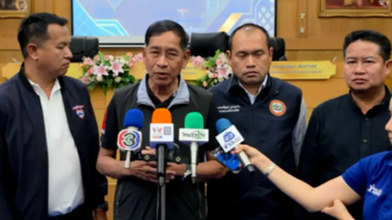 บิ๊กแจ๊ดชงสภาฯ ลดราคาน้ำมัน 4.54 สตางค์/ลิตร เติมได้ทุกคันไม่ต้องเช็กบัตร