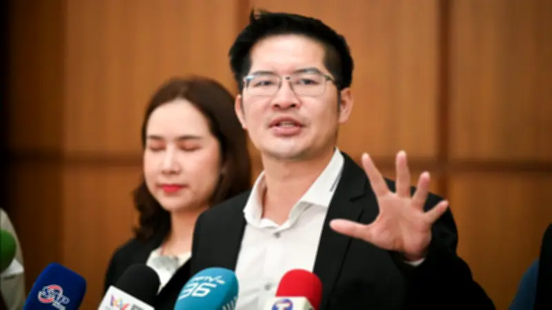 “มงคลกิตติ์” ชี้แจง กกต. ยืนยันนโยบายอวกาศ-ผัวเมียหลายคนไม่เพ้อ ติงพรรคอื่นสัญญาแล้วทำไม่ได้