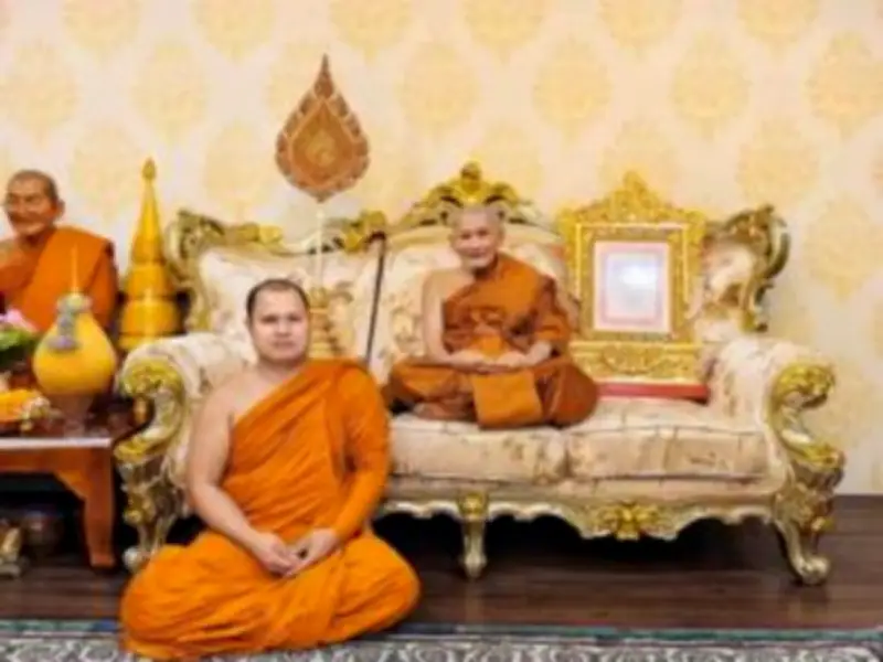 อัยการสูงสุดสั่งฟ้อง 'บิ๊กตู่' พร้อมคณะรัฐมนตรี ข้อหาละเมิดอำนาจศาล กรณีถอดถอน 'ธนาธร'