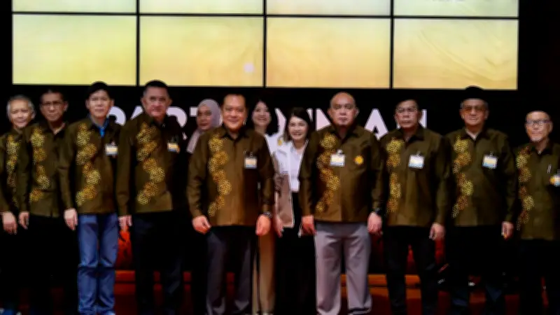 พรรคประชาชาติประชุมใหญ่ เพิ่มบทบาทผู้หญิงร่วมบริหาร ปรับสีเสื้อใหม่
