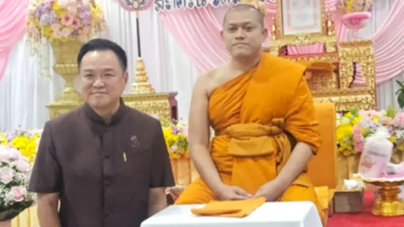 นายกฯ กราบมุทิตาสักการะ พระราชวัชรธรรมโฆษิต หลังเลื่อนสมณศักดิ์