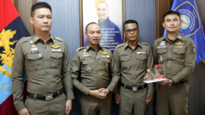 มอบรางวัล 'โฆษกยกนิ้ว' ให้ ด.ต.ศุภมิตร อดทนยั่วยุจนสโตรก