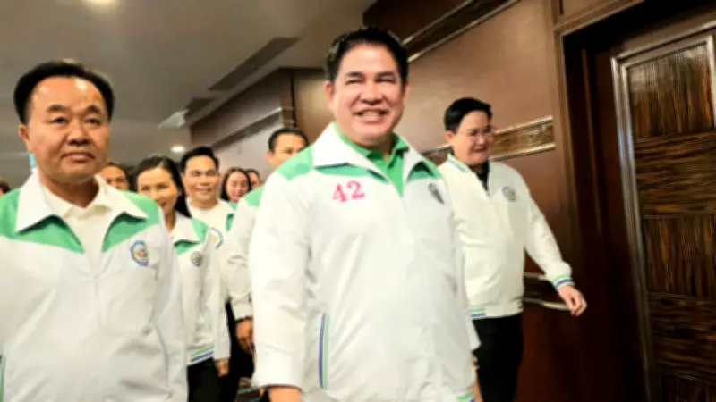 กล้าธรรมร่วมงาน ปชน. ราบรื่น กั๊กร่วมลงชื่อฝ่ายค้านยื่นสอบ ป.ป.ช. คดีศักดิ์สยาม