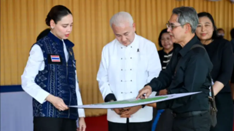 รมว.วัฒนธรรมตรวจความพร้อมพิธียกเสาเอกพระเมรุมาศสมเด็จพระพันปีหลวง