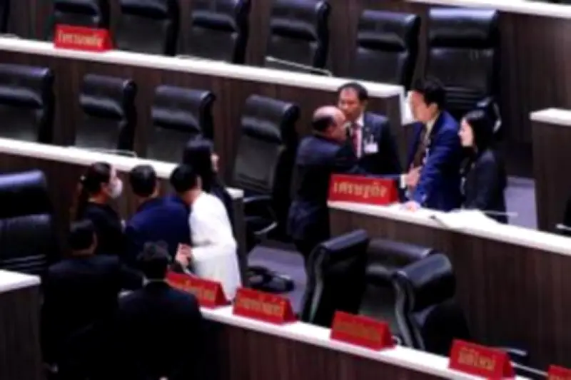 รัฐบาลไทยเตรียมจัดตั้งคณะกรรมการปฏิรูปประเทศ หลังการประท้วงเรียกร้องประชาธิปไตย