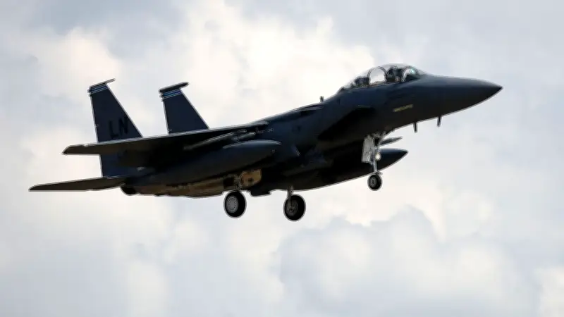 วิกฤตหมอกควันไฟป่าครั้งรุนแรงปกคลุมเชียงใหม่ สนามบินปั่นป่วน ต้องใช้ระบบนำร่องเต็มกำลัง