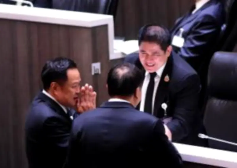 กกต. เปิดทางเลือกใหม่! ลงทะเบียนเลือกตั้งล่วงหน้าได้ที่หน่วยเลือกตั้งนอกเขต