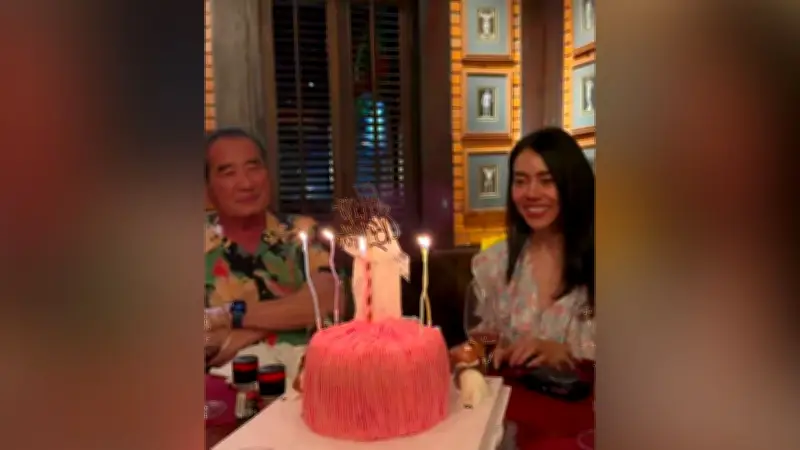 อย่าเพิ่งถอดใจ! สงกรานต์ไทยขึ้นอีเวนต์ระดับโลก ปลุกใจด้วยเพลง 'ดอกไม้ให้คุณ'