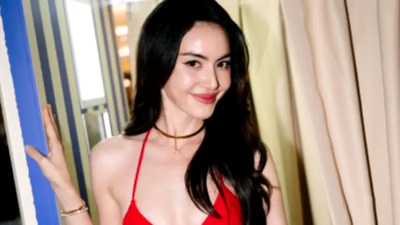 ใหม่ ดาวิกา เผยโฉมชุดว่ายน้ำแดงแซ่บใน Elle Fashion Fever สร้างความฮือฮา