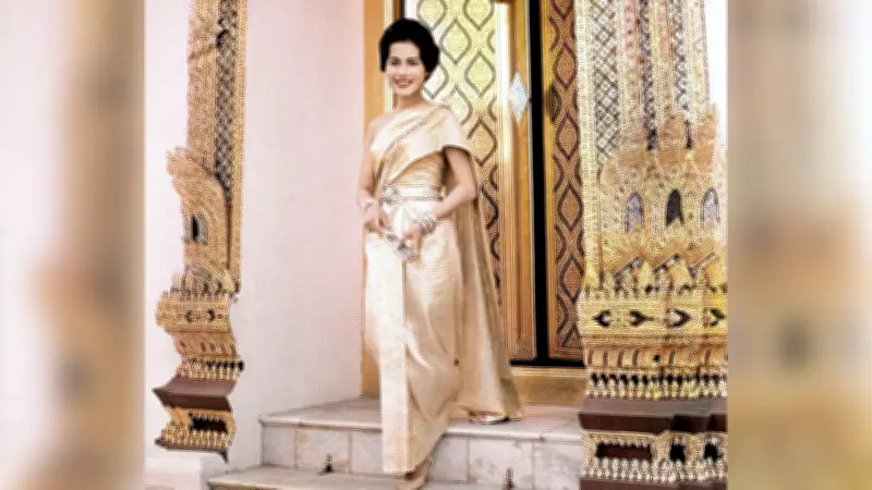 นิทรรศการราชพัสตราสู่สากล La Mode en Majesté เฉลิมฉลองความสัมพันธ์ไทย-ฝรั่งเศส