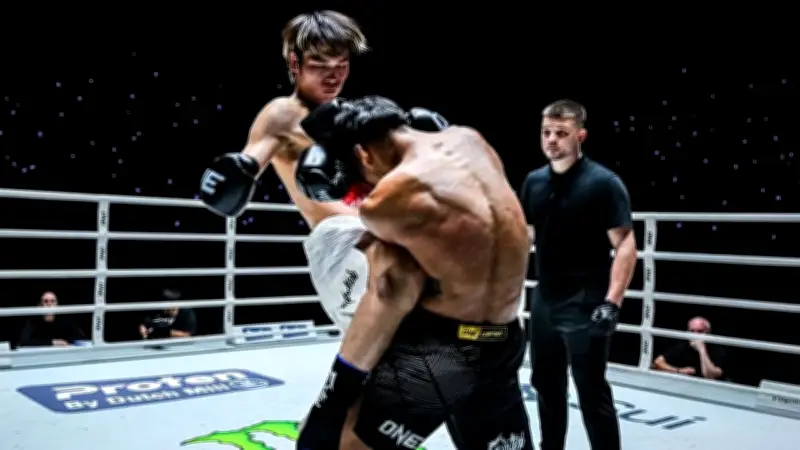มวย MMA เดือด! นักชกชื่อดังพลาดท่าพ่ายน็อกยกแรก