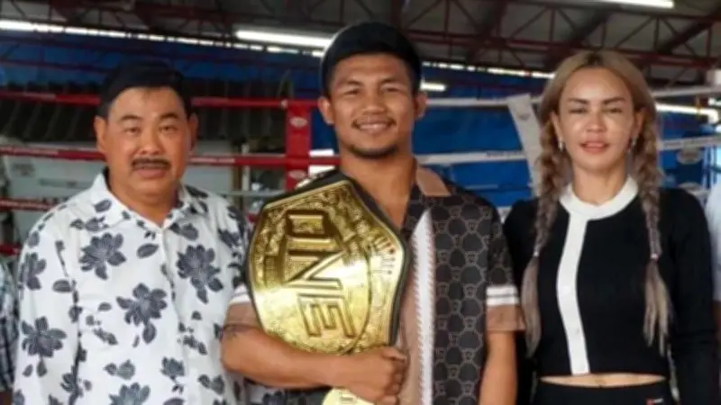 เปิดประวัติ โรเบิร์ต วิตเทเกอร์ นักสู้ MMA ชาวออสเตรเลีย
