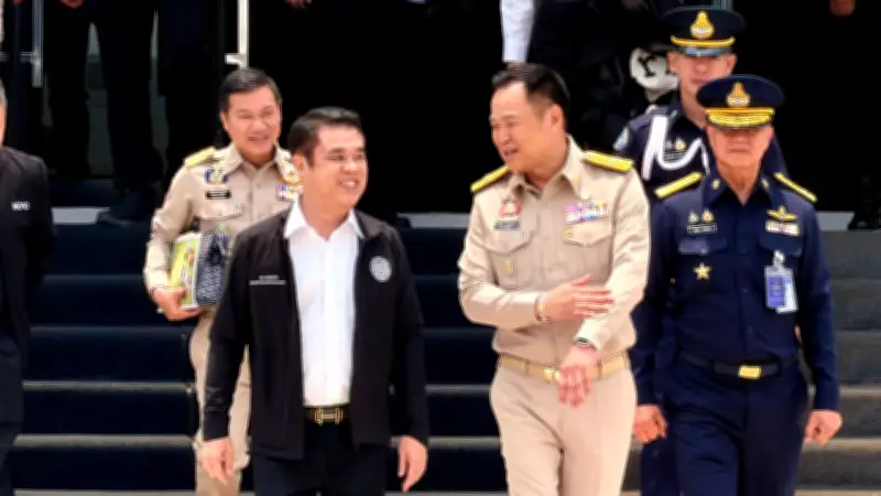 นายกฯ อนุทิน นำทีมบินเชียงใหม่ เร่งแก้วิกฤตไฟป่า-ฝุ่น PM 2.5 ภาคเหนือ
